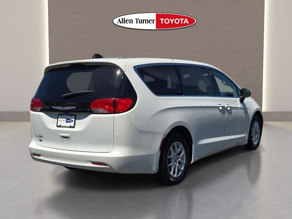 Used 2023 White Chrysler LX image 6