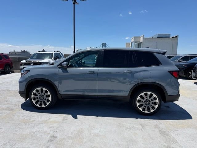 Used 2024 Gray Honda EX-L image 4