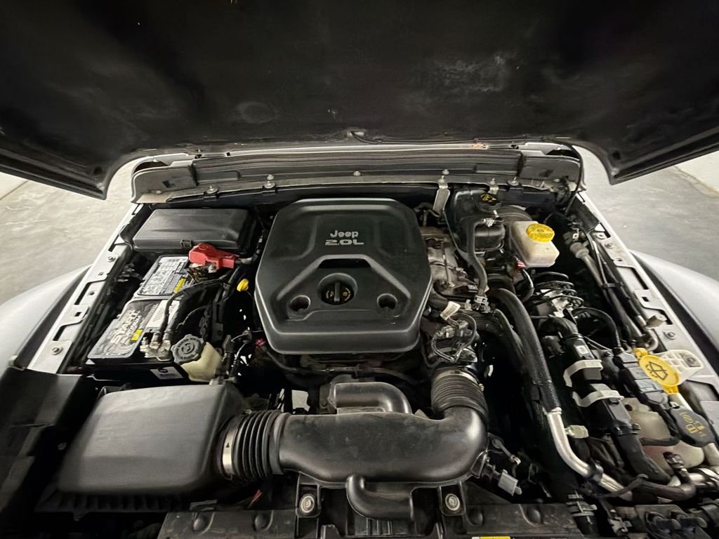 Used 2020 Silver Jeep Rubicon 4x4 image 27