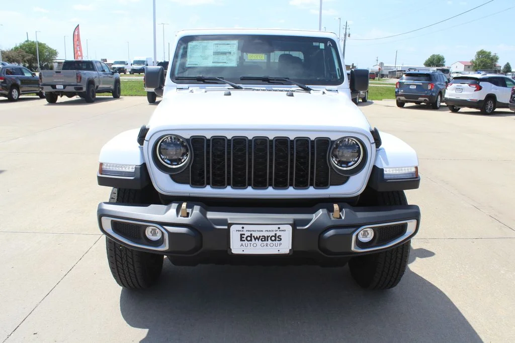 New 2026 Bright White Clear-Coat Exterior Paint Jeep 85th Anniversary Edition image 8