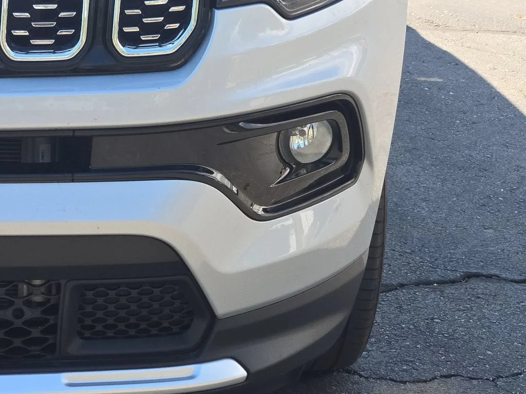 Used 2025 Silver Jeep Limited image 17