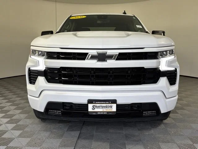 Used 2026 Summit White Chevrolet RST image 3