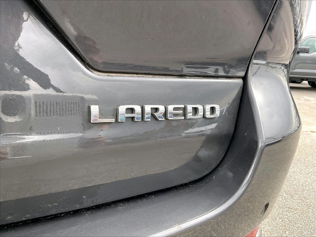 Used 2023 Metallic Jeep Laredo image 26