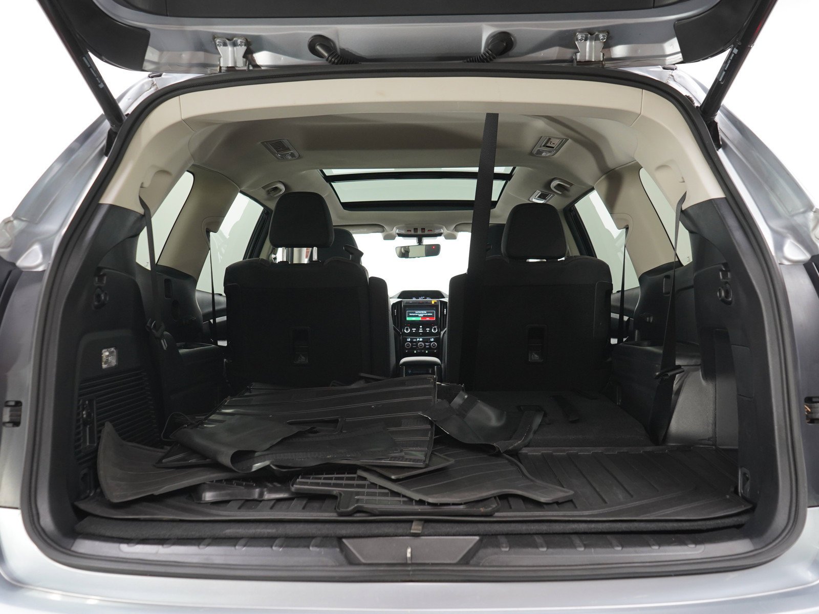 Used 2022 Ice Silver Metallic Subaru Onyx Edition image 18
