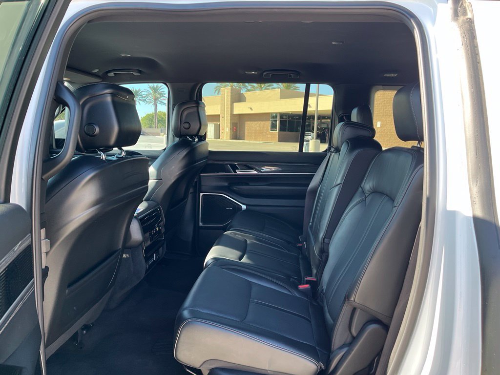 Used 2022 White Jeep Series II image 17