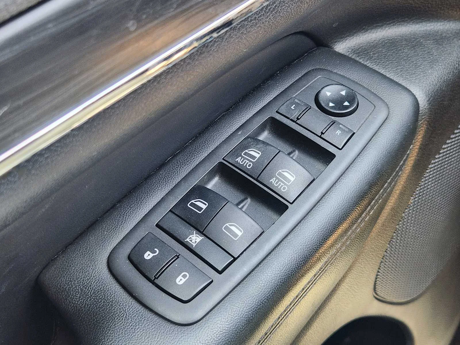 Used 2019 Black Jeep Limited 4x2 image 21