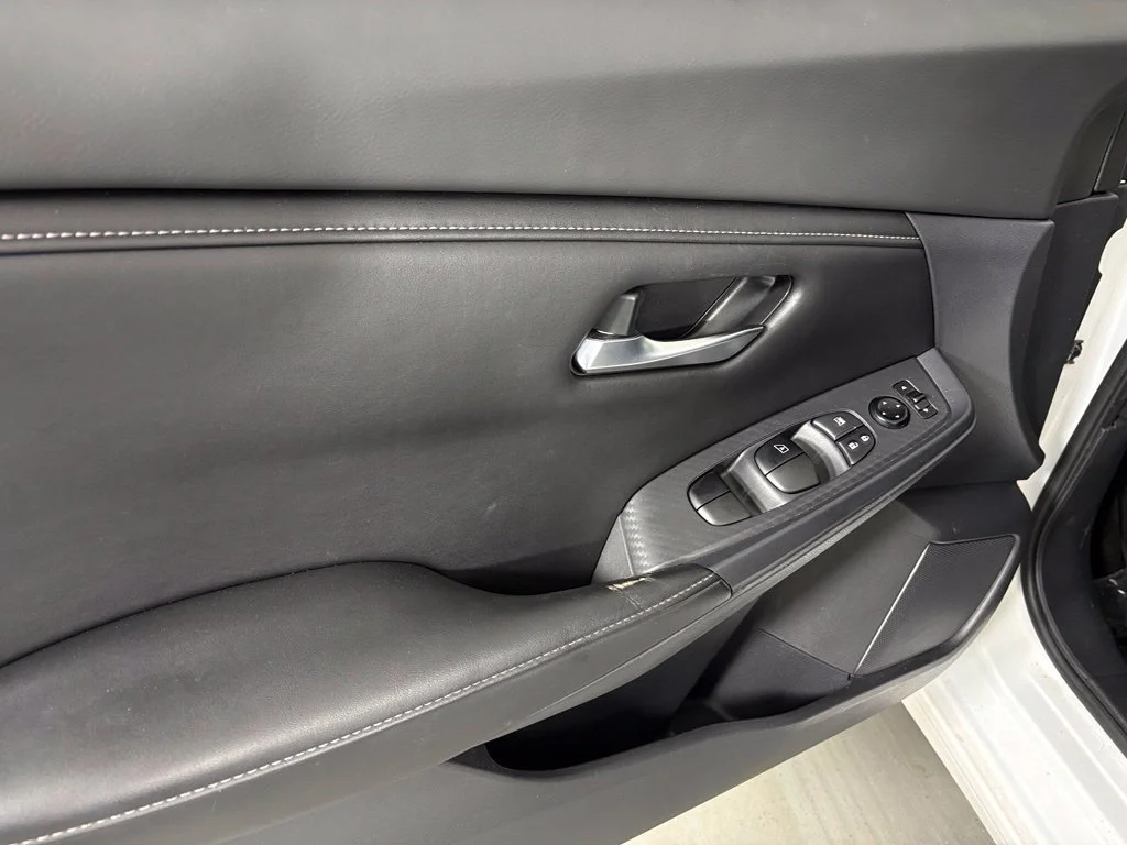 Used 2022 White Nissan SV image 11
