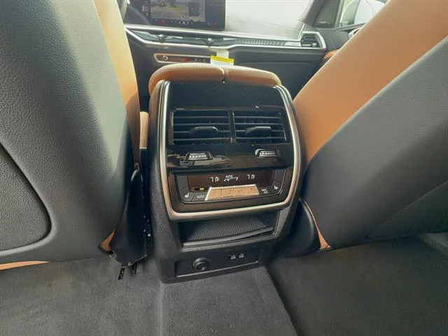 New 2026 Skyscraper Grey Metallic BMW xDrive50e image 20