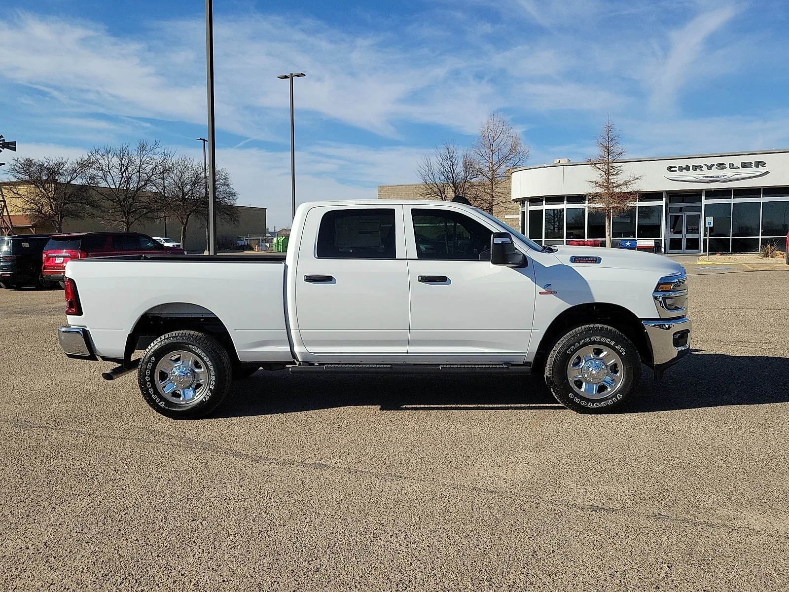 New 2026 PW7 Bright Whit Ram TRADESMAN CREW CAB 4X4 6