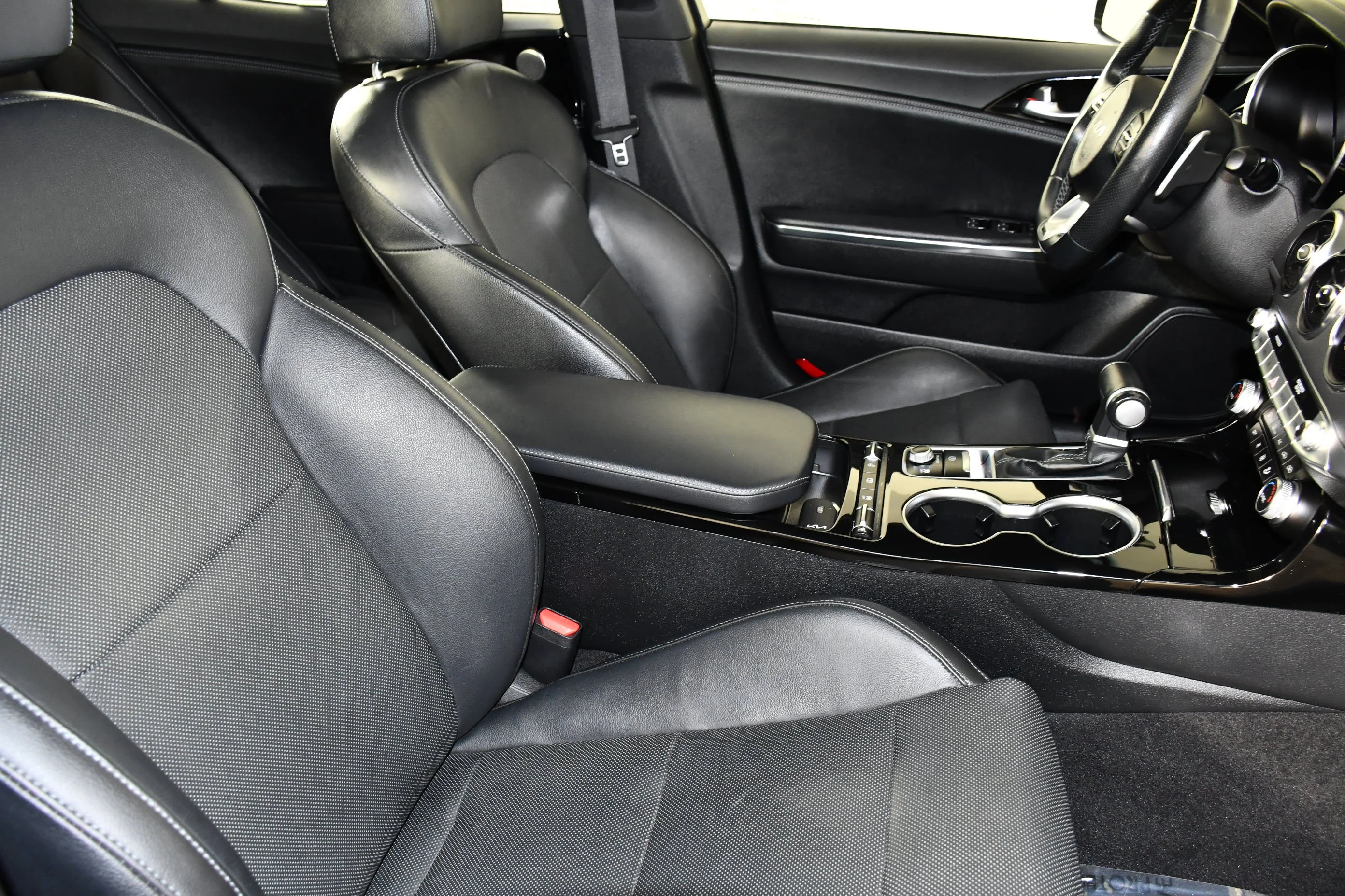 Used 2023 Panthera Metal Kia GT-Line image 42