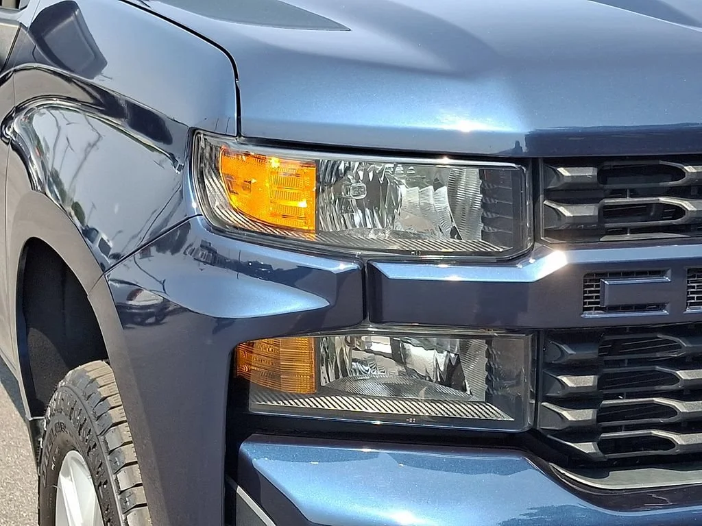 Used 2019 NORTHSKY BLUE METALLIC Chevrolet Custom image 10