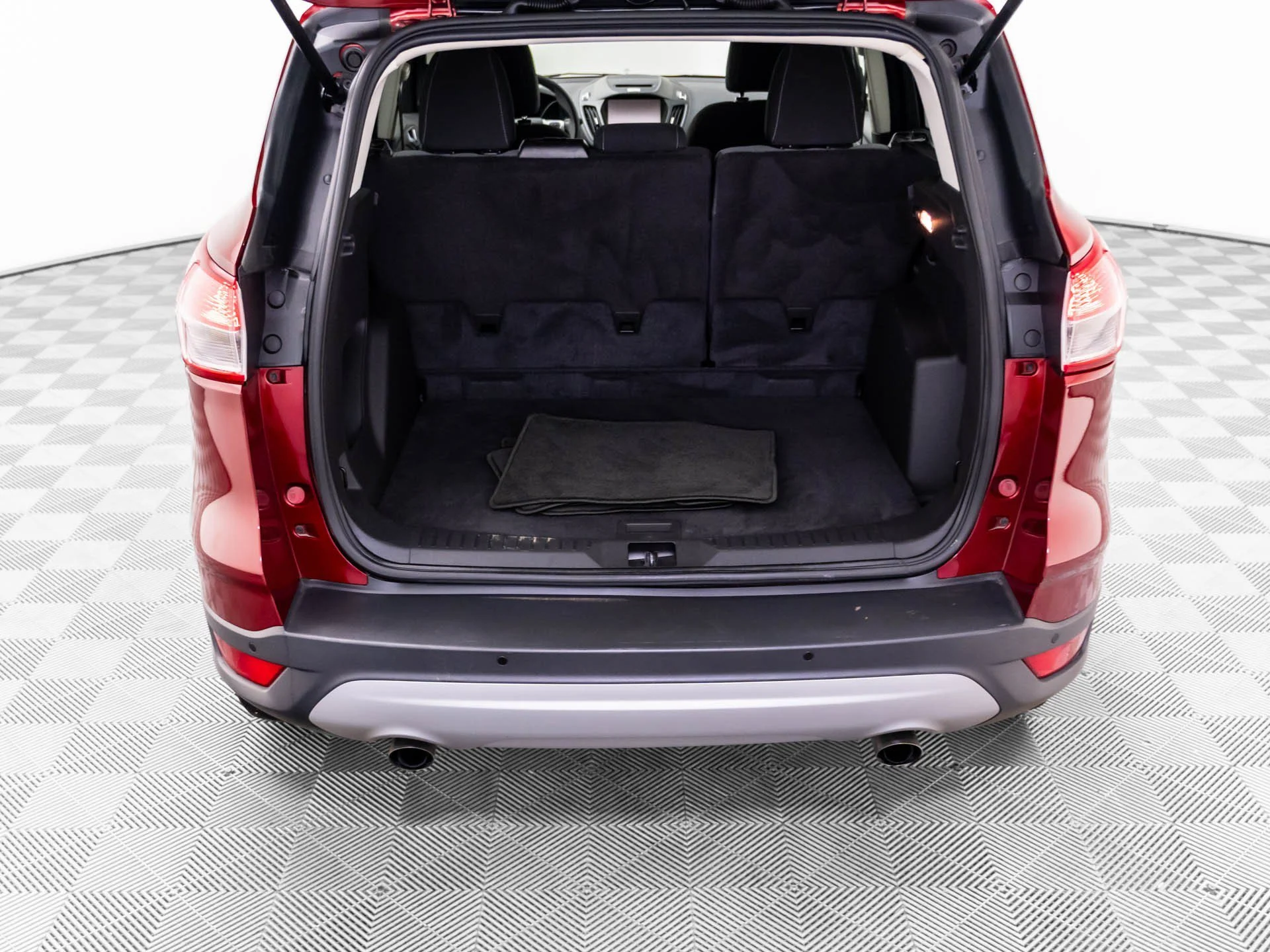 Used 2014 Red Ford SE image 30
