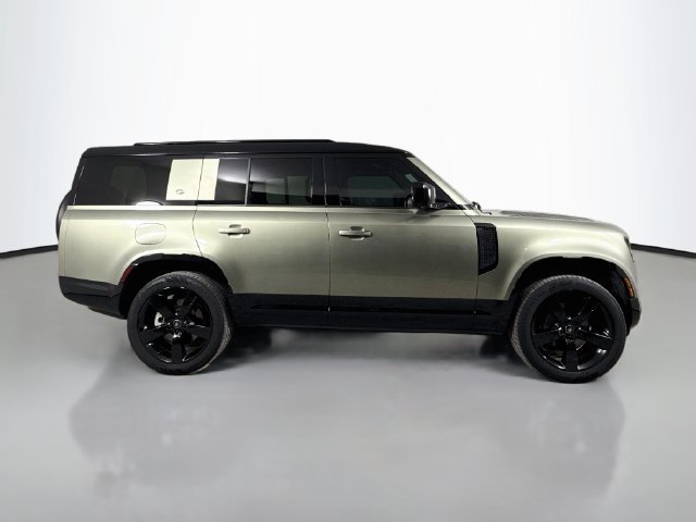 Certified Used 2023 Green Land Rover X-Dynamic SE image 4
