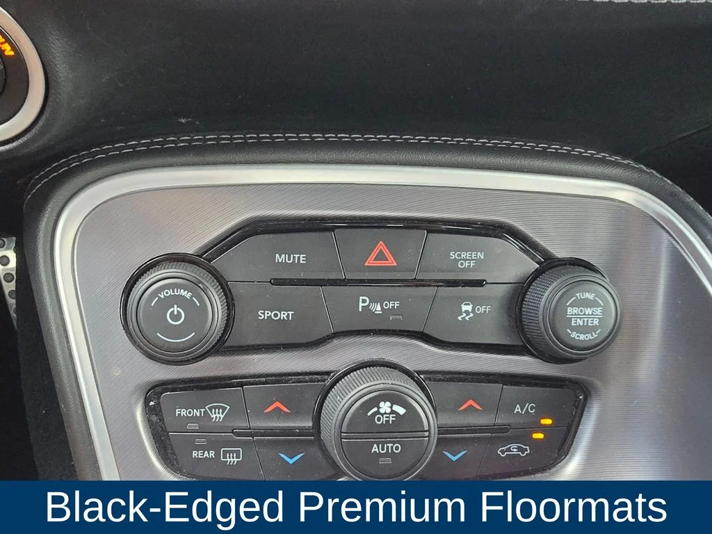 Used 2020 Gray Dodge SXT image 25
