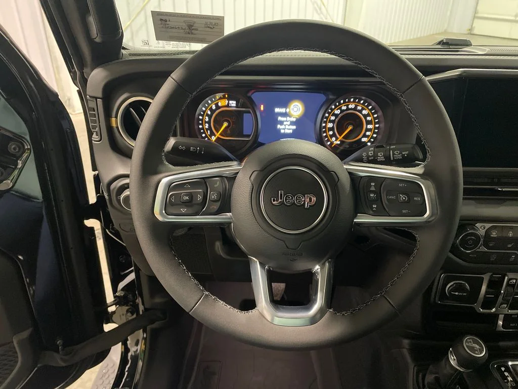 New 2026 Black Clear-Coat Exterior Paint Jeep Sahara image 20