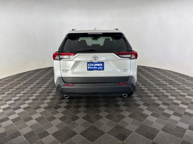 Used 2025 Beige Toyota XLE Premium image 7