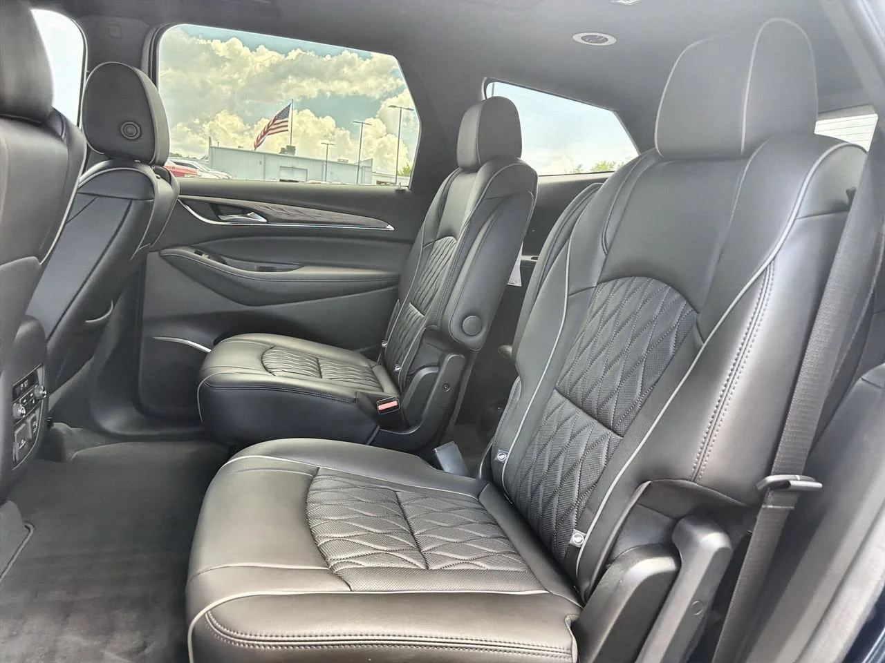 Used 2023 Emperor Blue Metallic Buick Avenir image 20