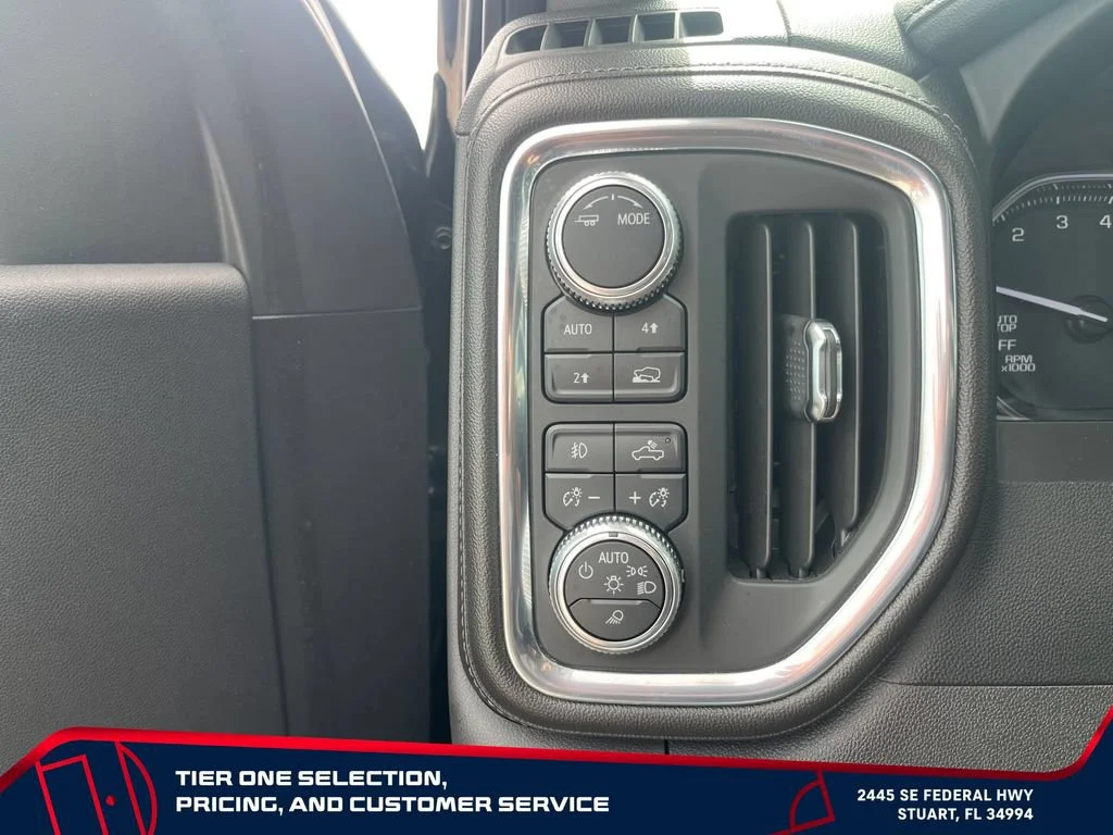 Used 2020 ONYX BLACK GMC SLT image 19