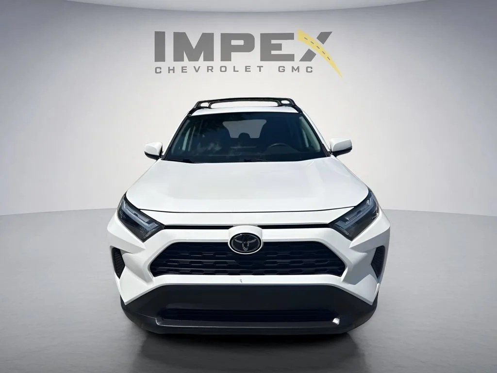 Used 2024  Toyota XLE image 8
