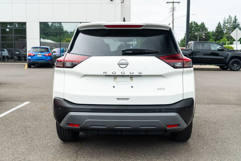 Used 2023 White Nissan S image 5