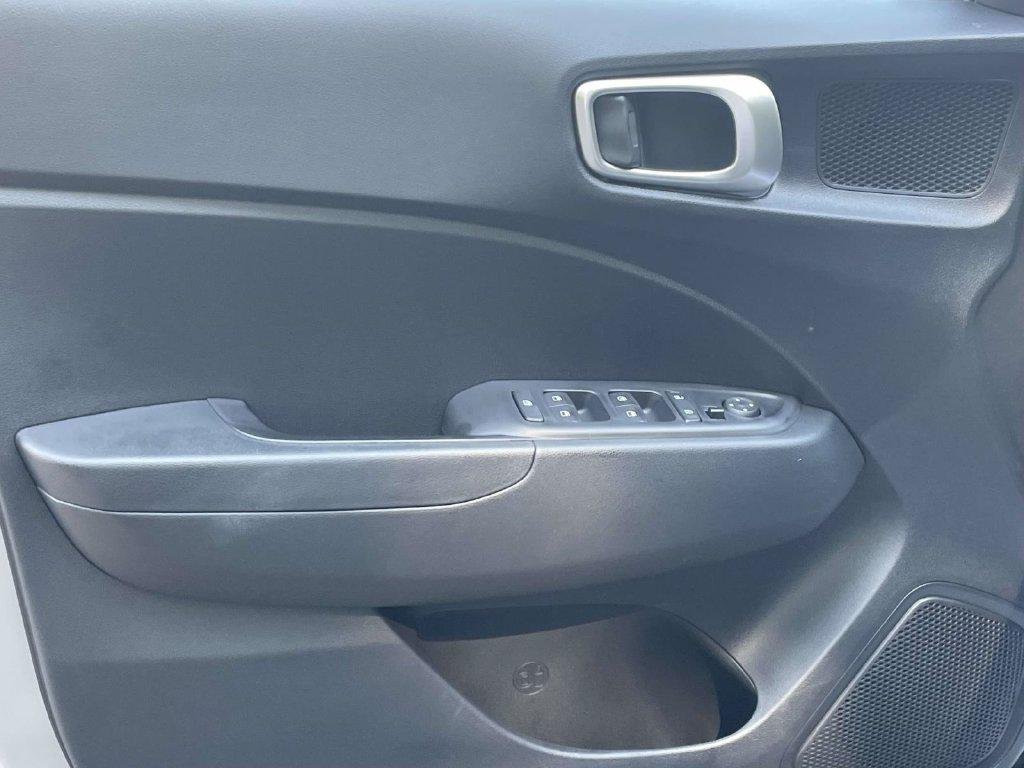 New 2026 Silver Hyundai SE image 13