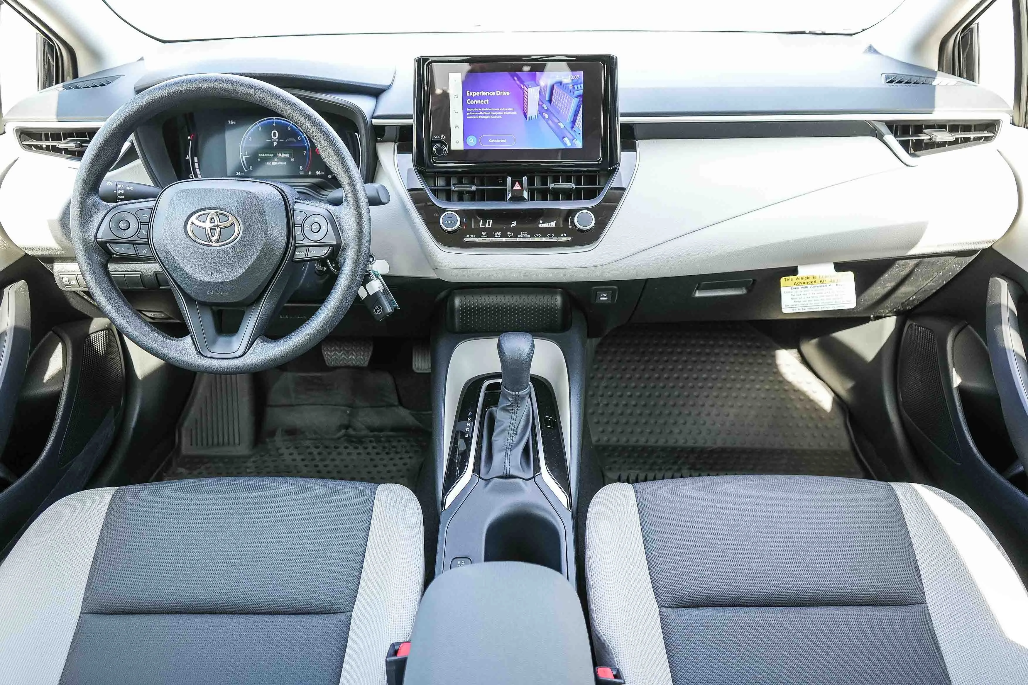 2026 Toyota Corolla LE - Photo 14