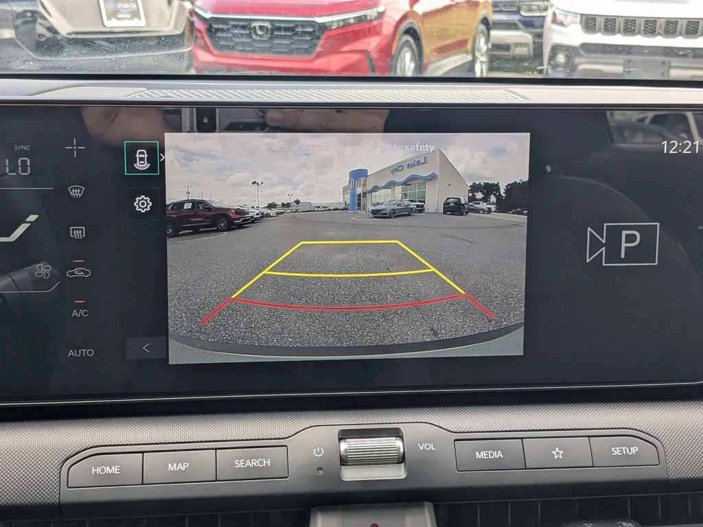 Used 2025  Kia EX image 29