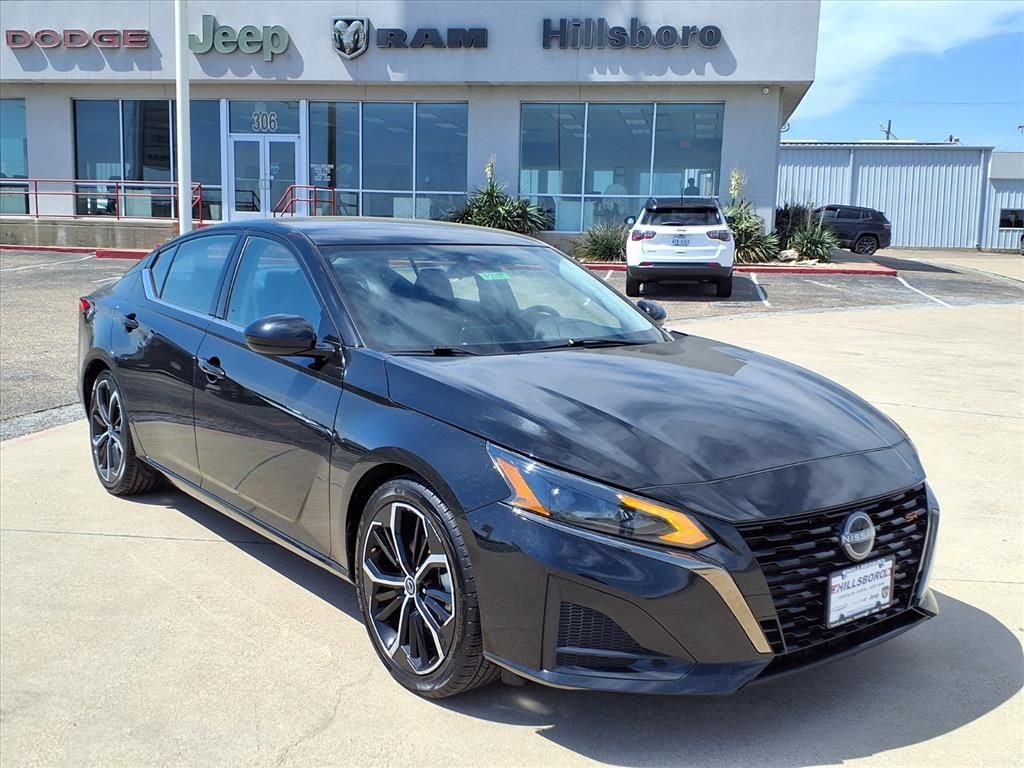 2024 Nissan Altima SR