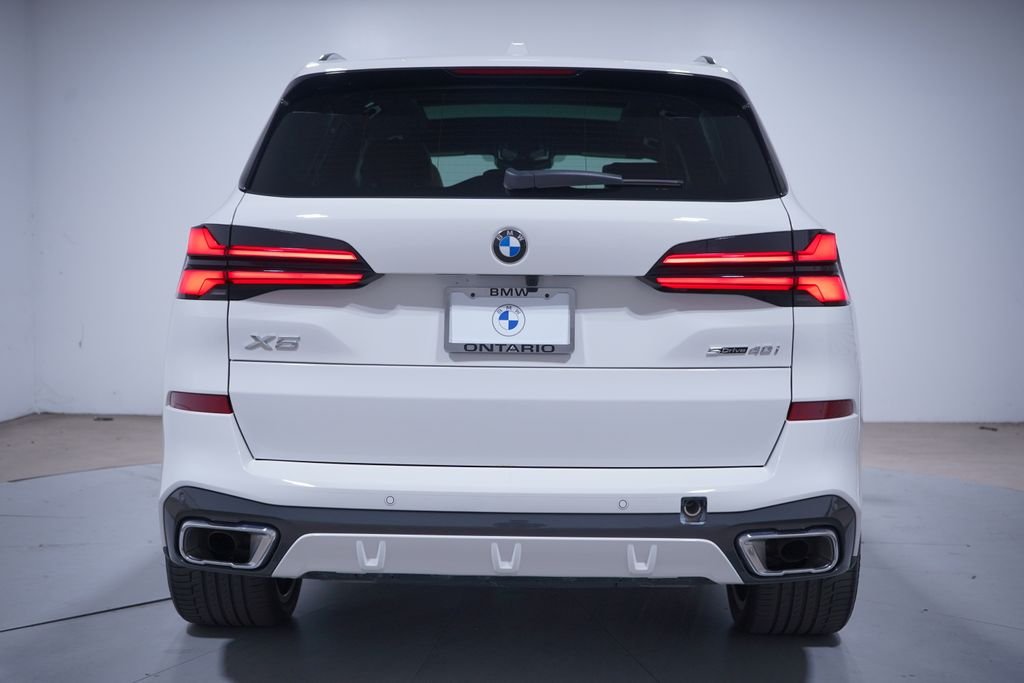 Used 2026 Alpine White BMW sDrive40i image 5