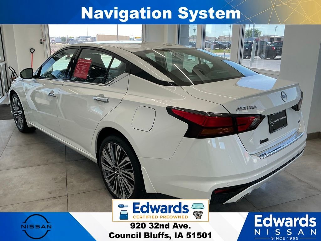 Used 2023 White Nissan 2.5 SL image 6