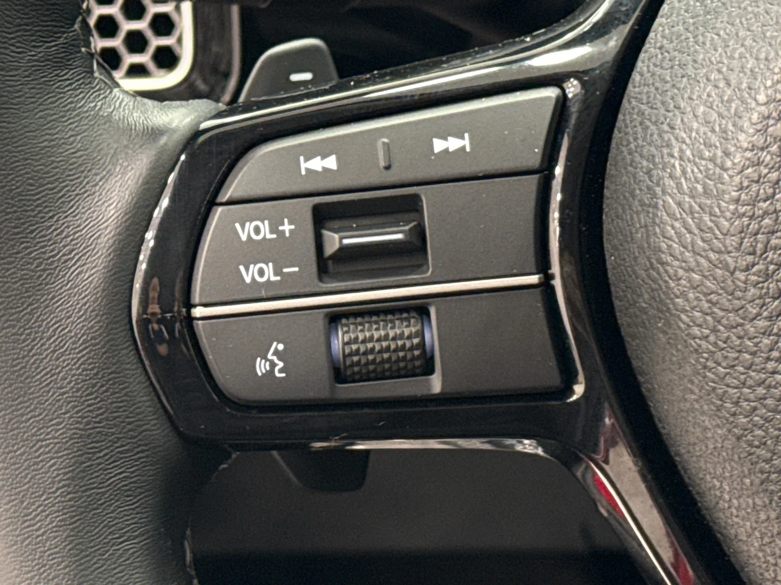 Used 2024 Rallye Red Honda Touring CVT image 29