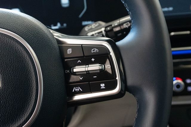 Used 2025 White Kia SX Prestige image 22