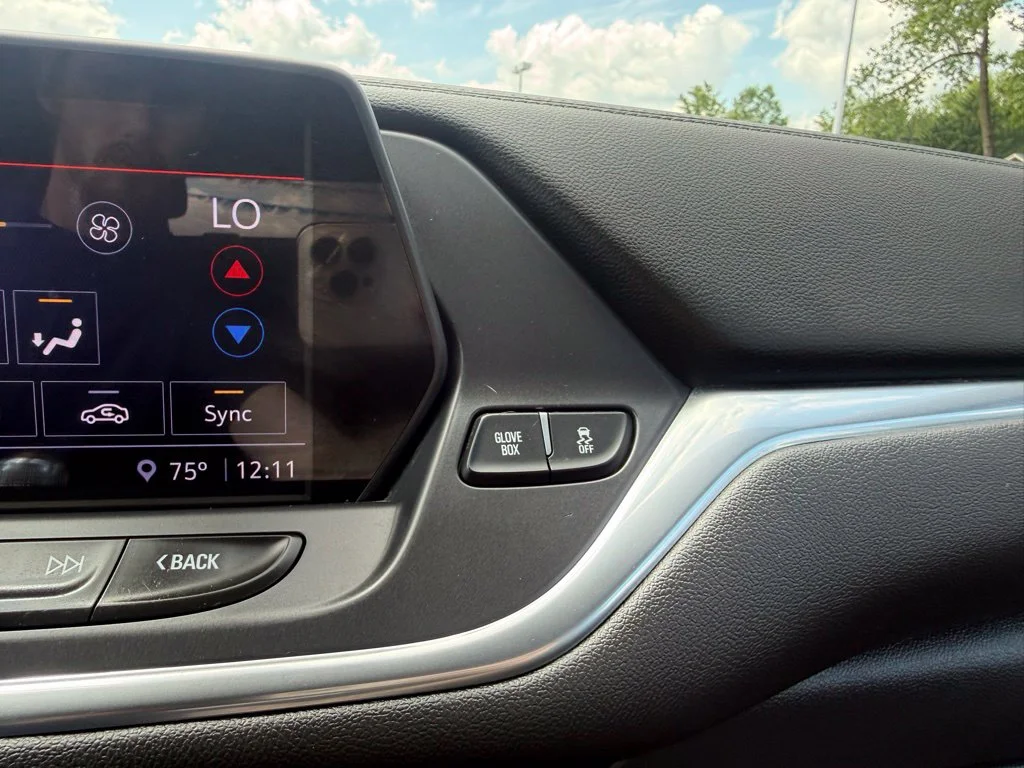 Used 2021 White Chevrolet LT image 11