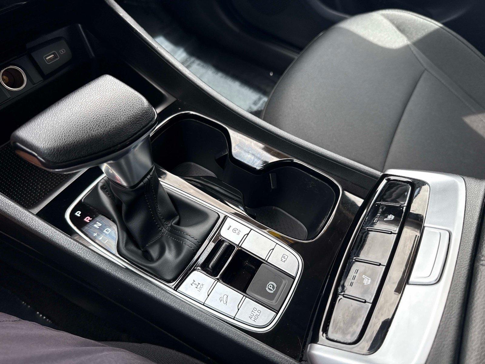 Used 2022 Portofino Gray Hyundai SEL image 24