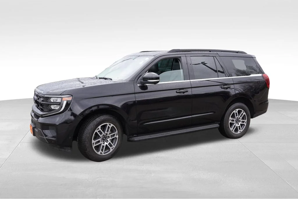 Used 2025 Agate Black Metallic Ford Active image 10