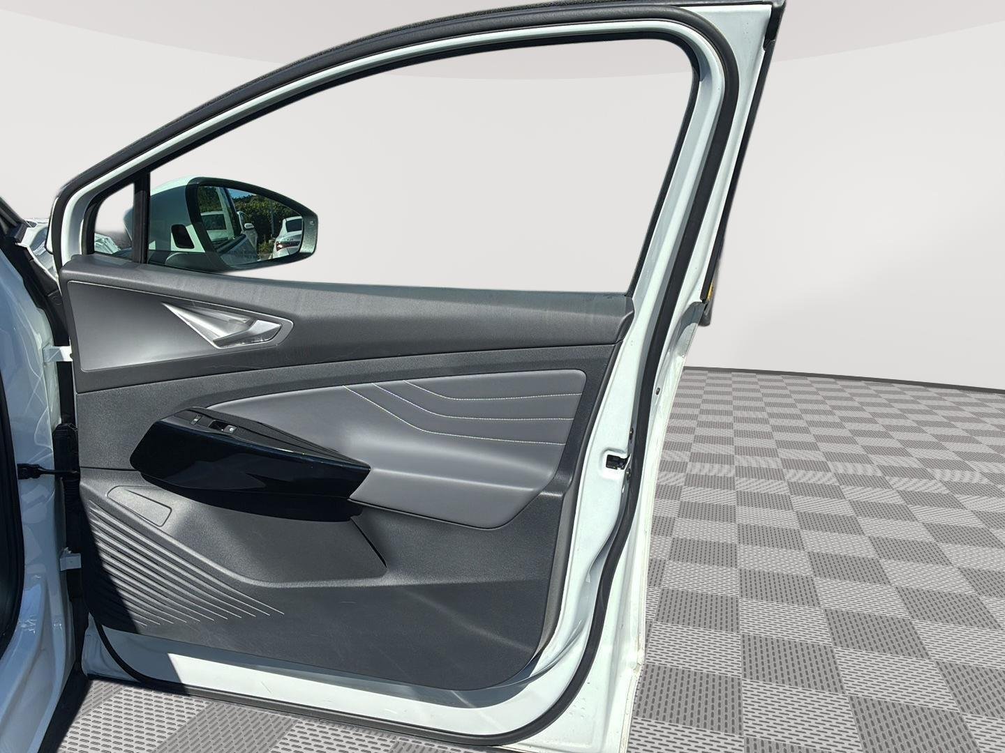 Certified Used 2023 Opal White Pearl Volkswagen Pro S image 9