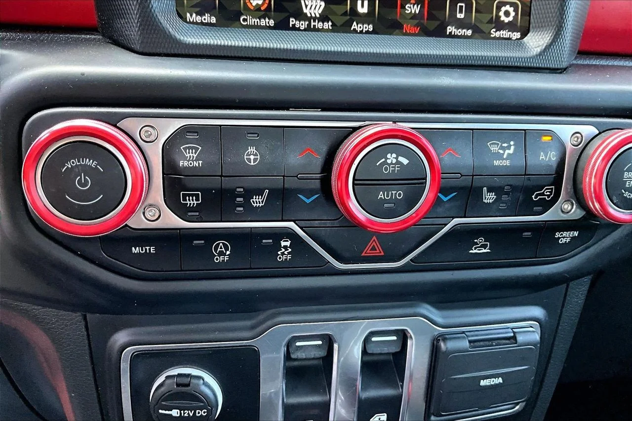 Used 2023 White Jeep Rubicon image 17