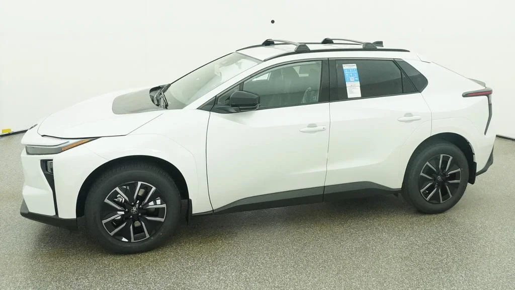 New 2026 Wind Chill Pearl Toyota XLE image 37