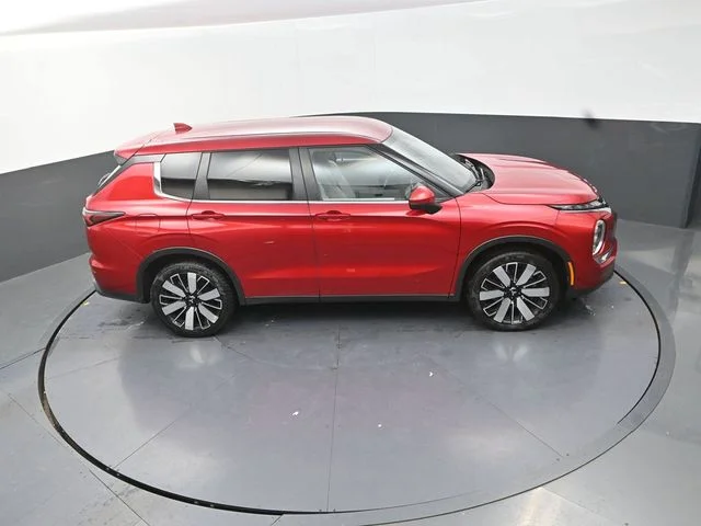 Used 2025  Mitsubishi SE image 31