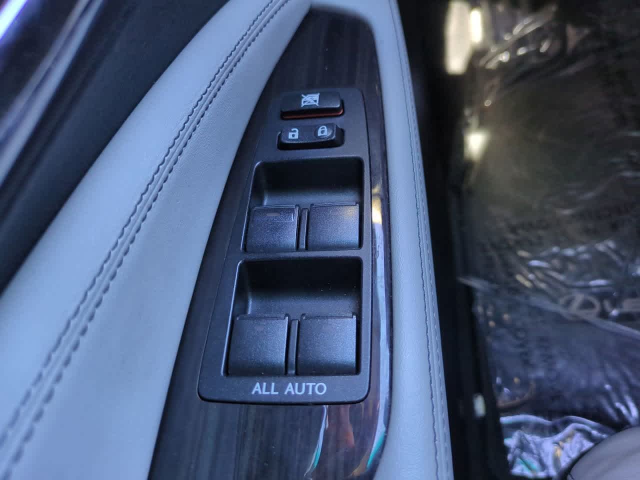 2014 Lexus LS Base - Photo 24