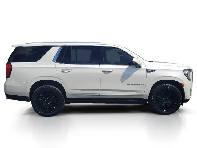 Used 2022 WHITE FROST TRICOAT GMC Denali image 8