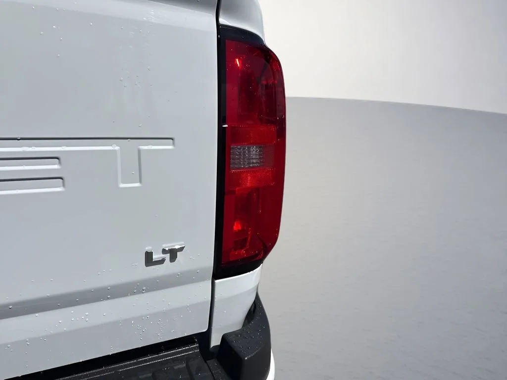 Used 2022 Summit White Chevrolet LT image 30