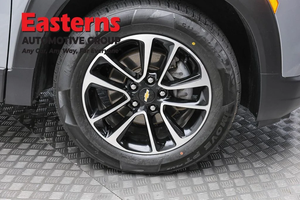Used 2024 Gray Chevrolet LT image 30