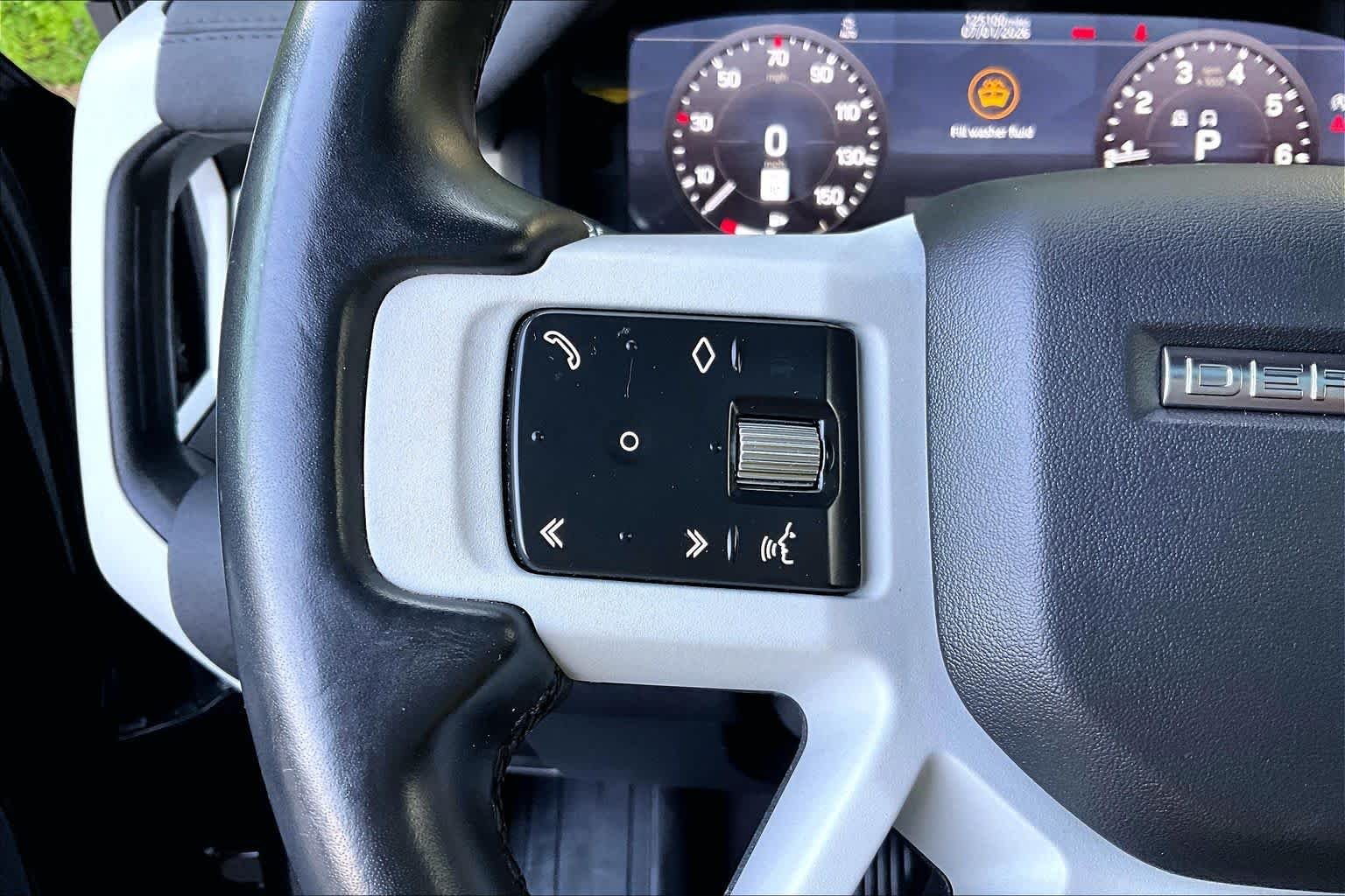 Used 2021 Santorini Black Metallic Land Rover S image 23