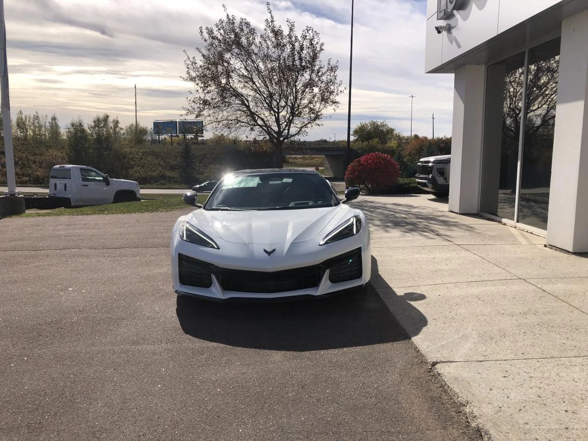 New 2026 White Chevrolet 2dr Z06 Conv w/2LZ image 3