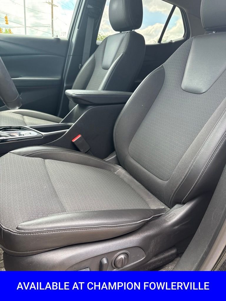 Used 2023 Black Buick Select image 17