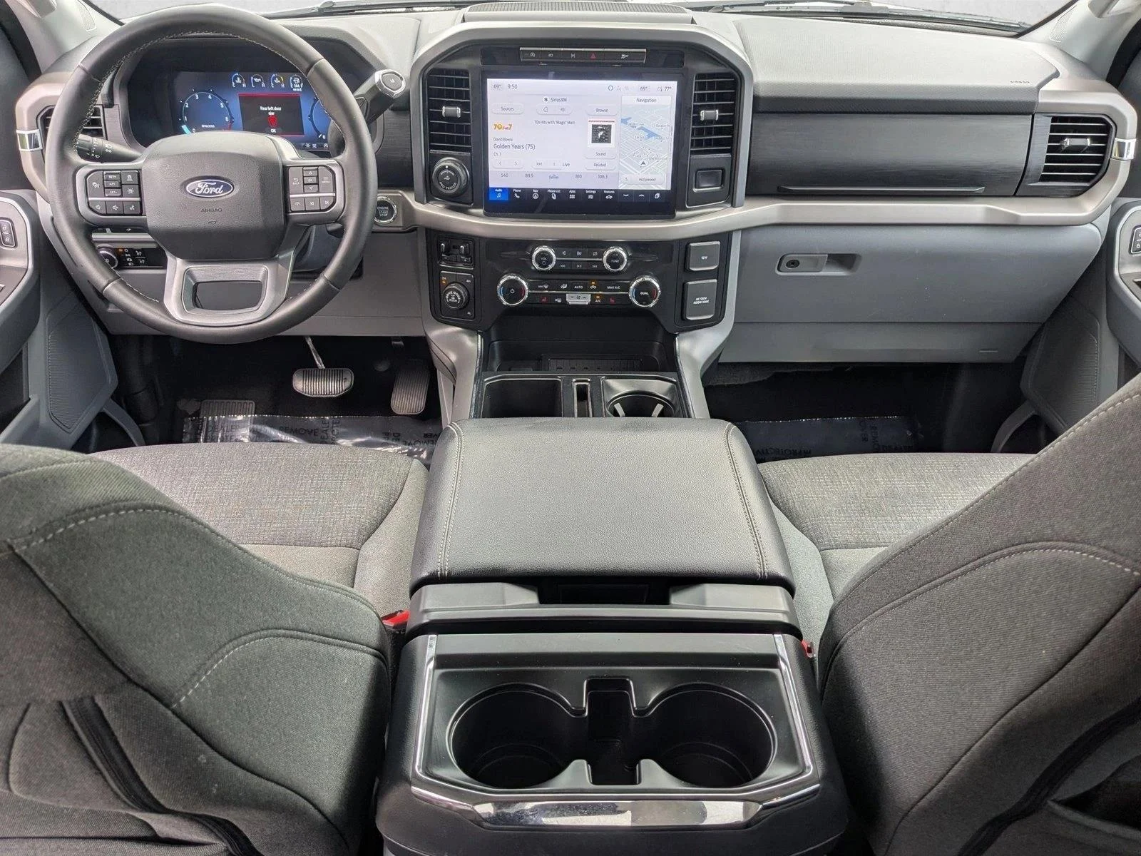 Used 2024 Oxford White Ford XLT image 18
