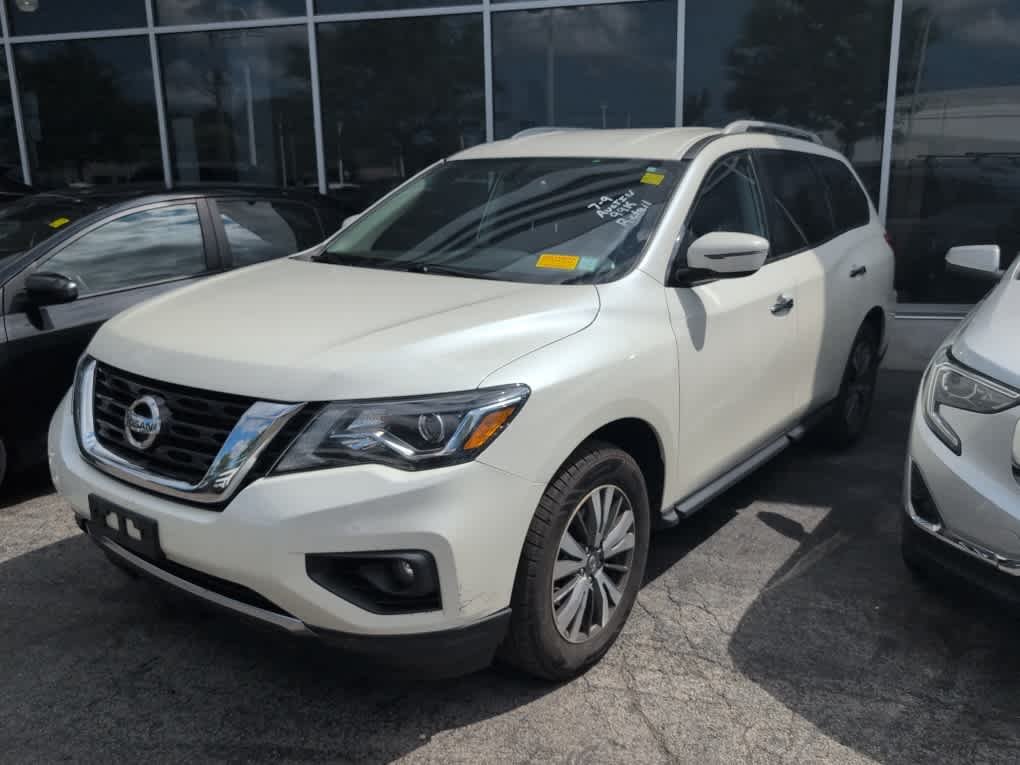 Used 2019 Pearl White Tricoat Nissan SV image 2