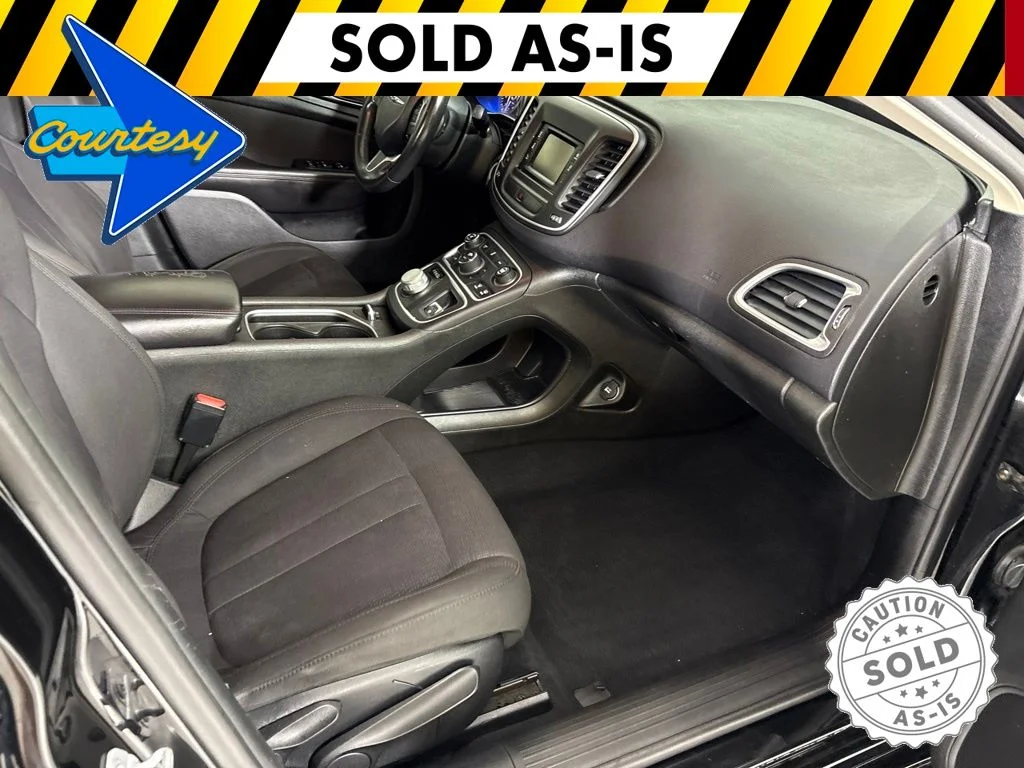 Used 2015 Black Clearcoat Chrysler Limited image 16
