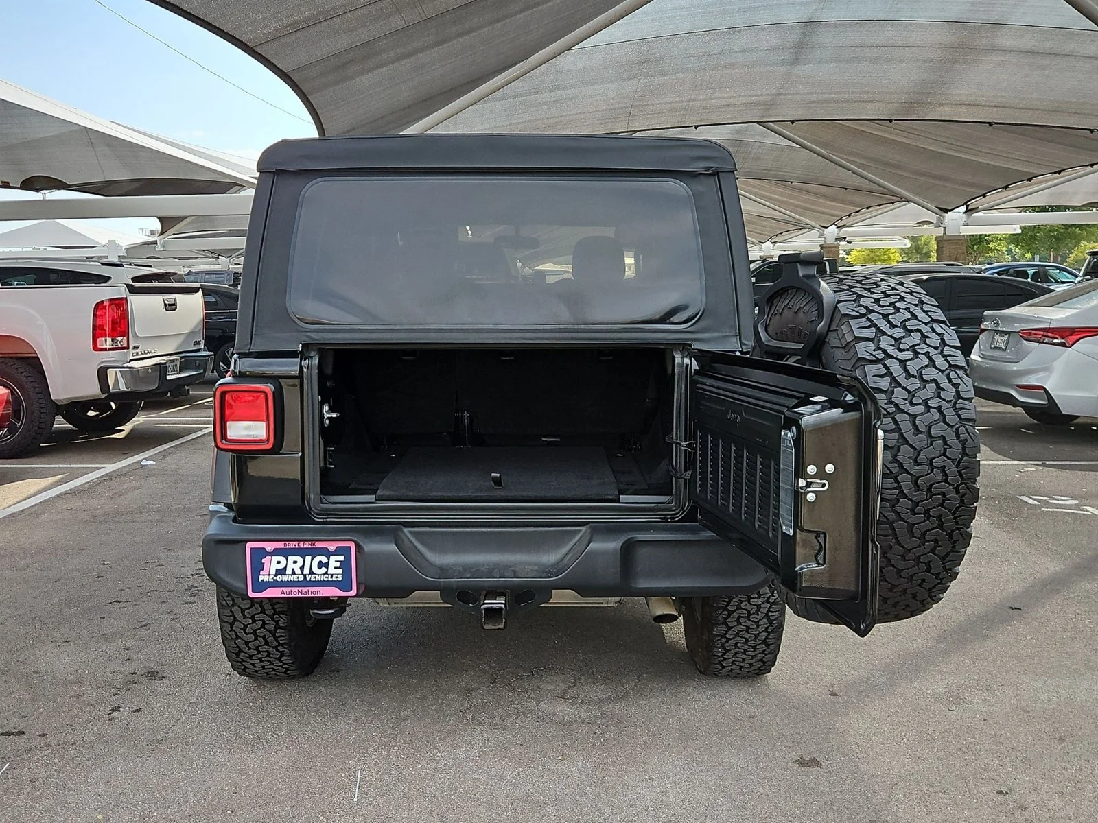 Used 2018 Black Clearcoat Jeep Sport S image 6